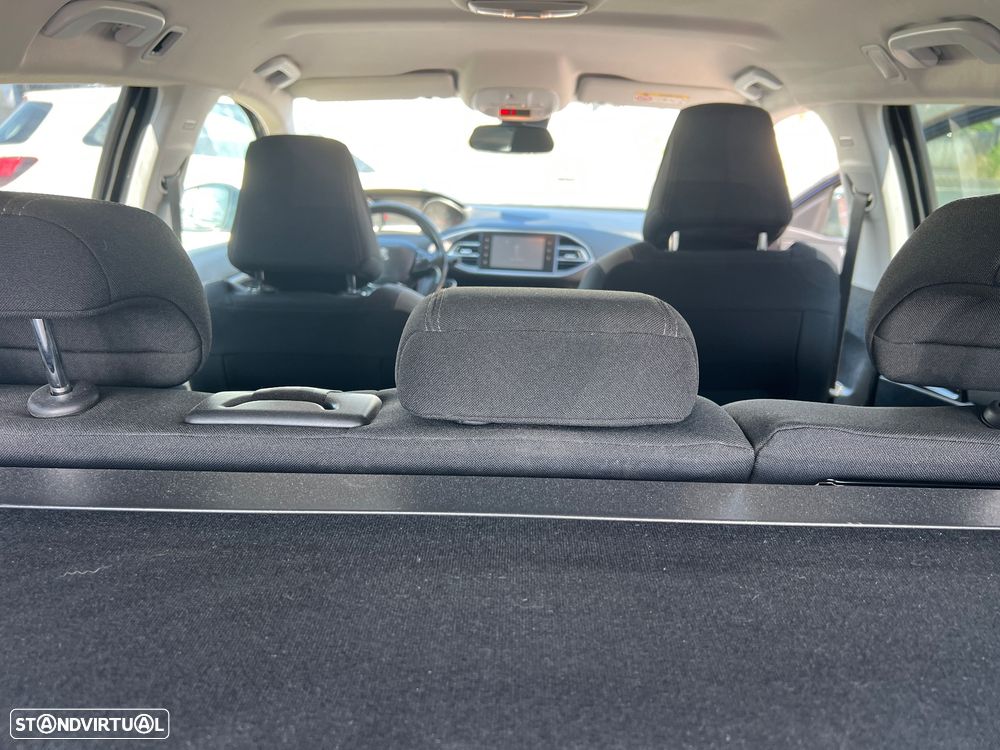 Peugeot 308 SW 1.2 PureTech Style J17 - 18