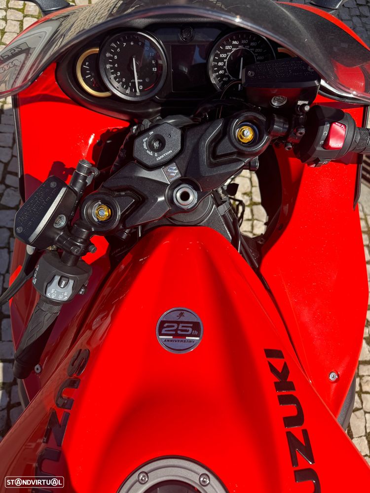 Suzuki Hayabusa 25 anos - 5