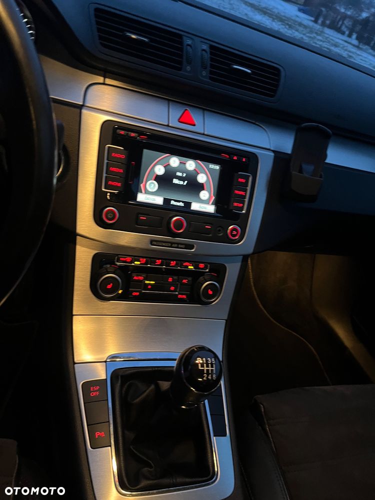 Volkswagen Passat 2.0 TDI DPF Highline - 18