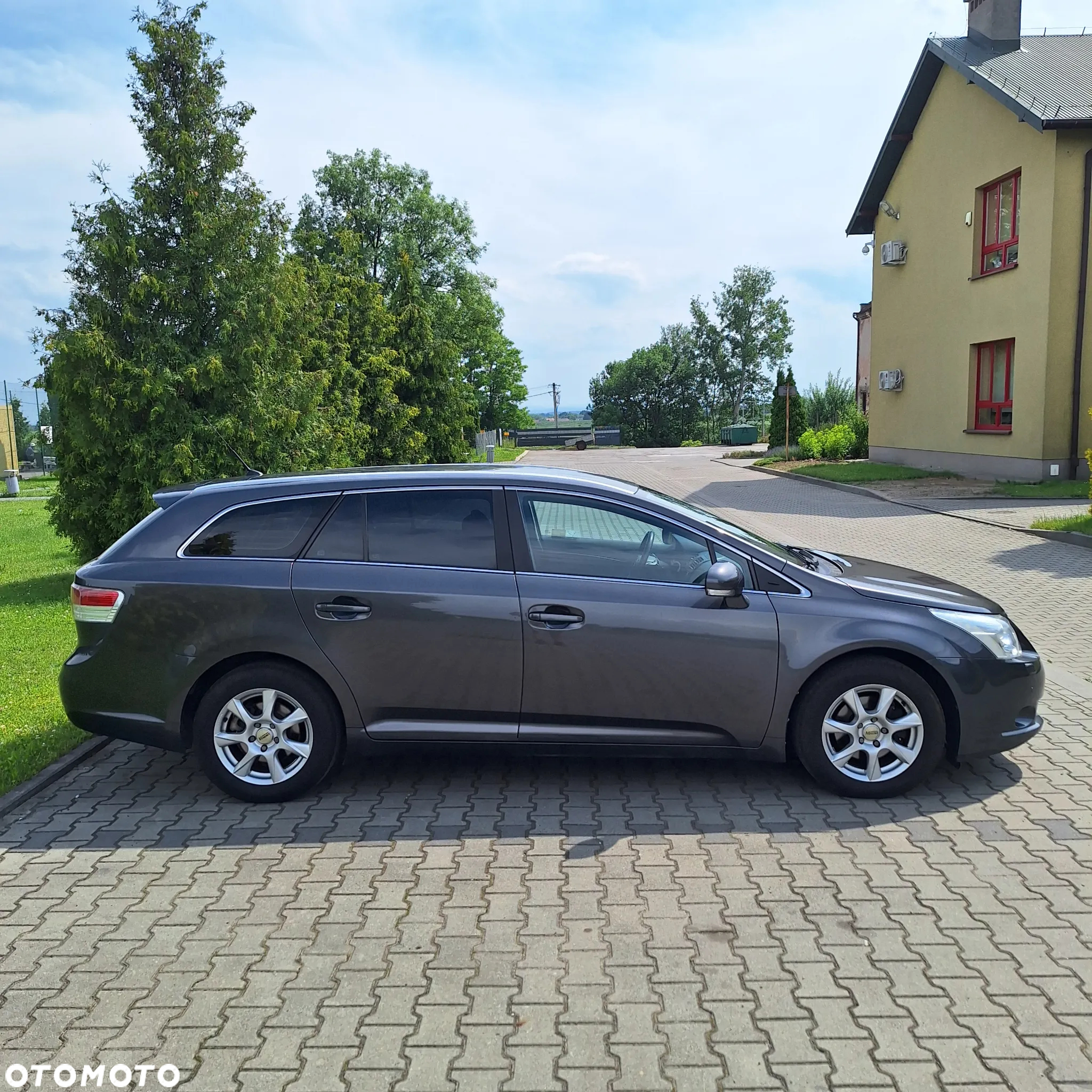 Toyota Avensis 2.0 D-4D Sol - 3
