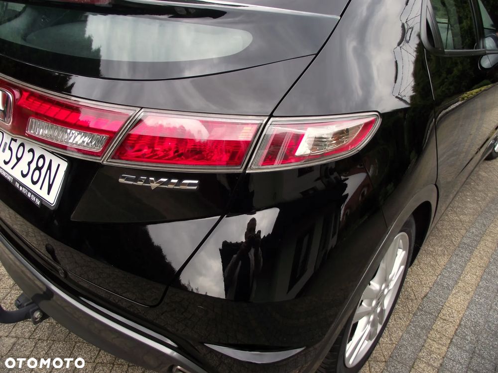 Honda Civic 1.8 Executive - 17