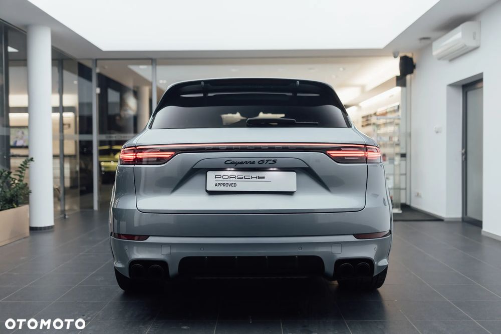 Porsche Cayenne - 16