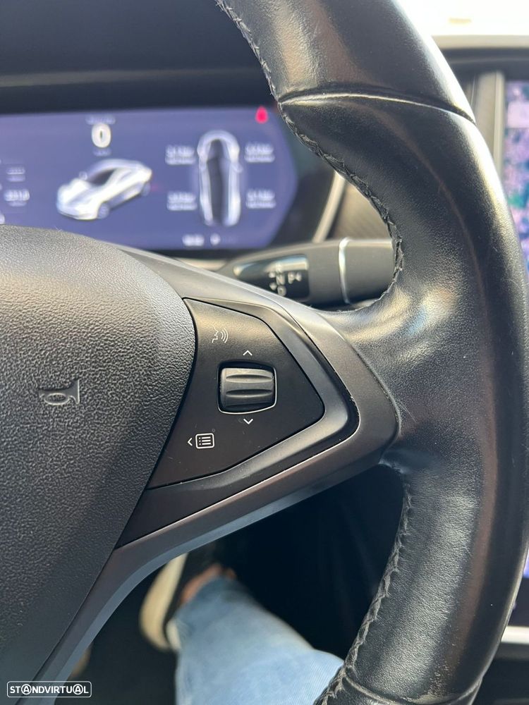Tesla Model S Long Range AWD - 38