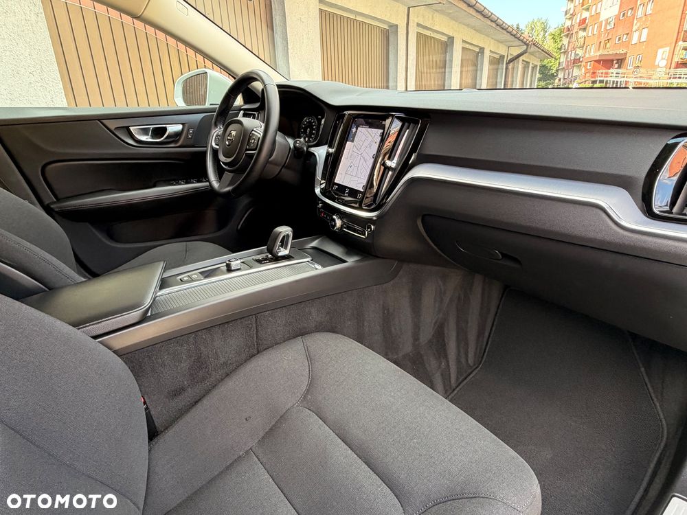 Volvo V60 B3 B DKG Momentum Pro - 6
