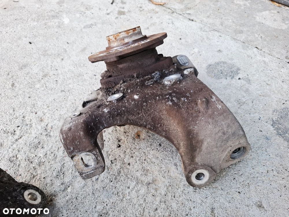 Zwrotnica Piasta Zawieszenie Koła Lewa/Prawa Lewy Tył Audi A6 C6 - 19