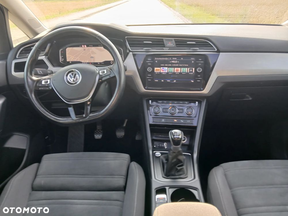 Volkswagen Touran 2.0 TDI SCR Comfortline - 27