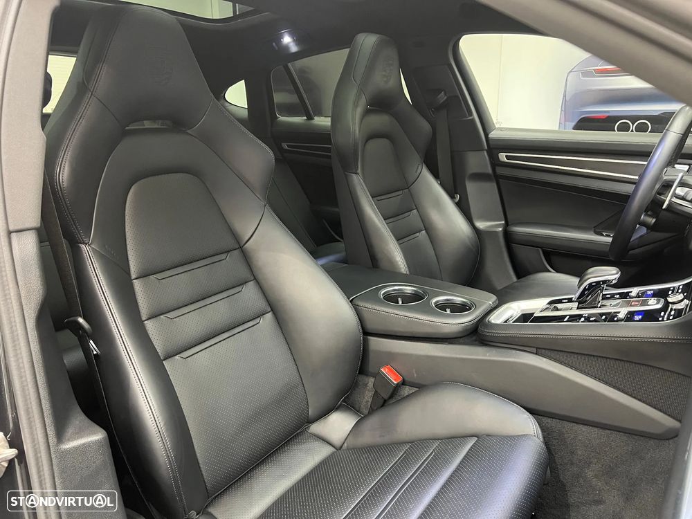 Porsche Panamera - 30