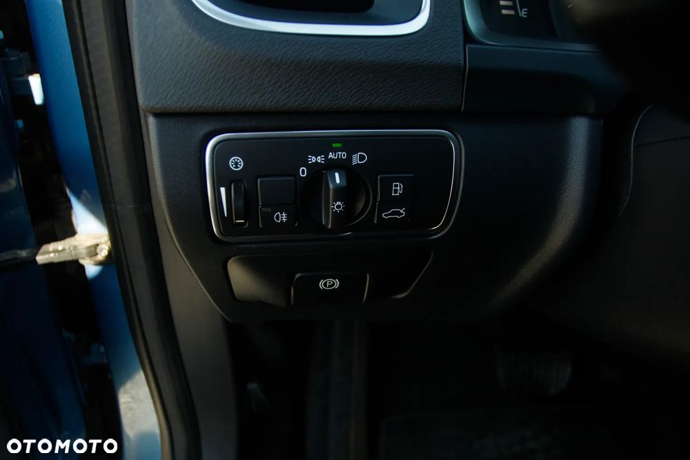 Volvo V60 D3 Geartronic Momentum - 25