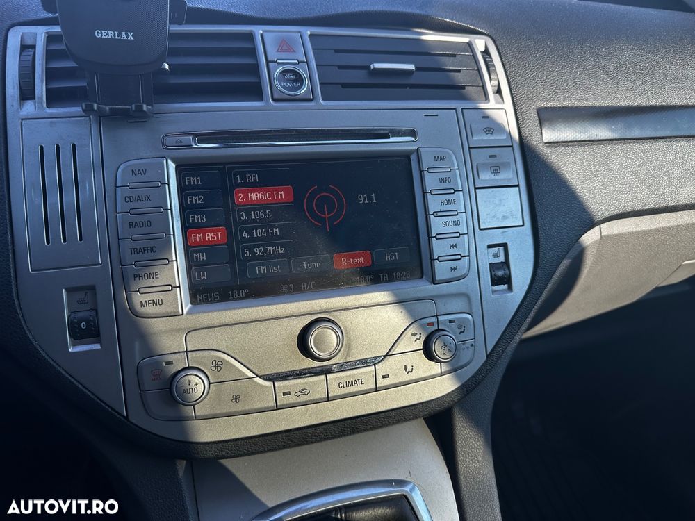 Ford Kuga 2.0 TDCi 2x4 Titanium - 12