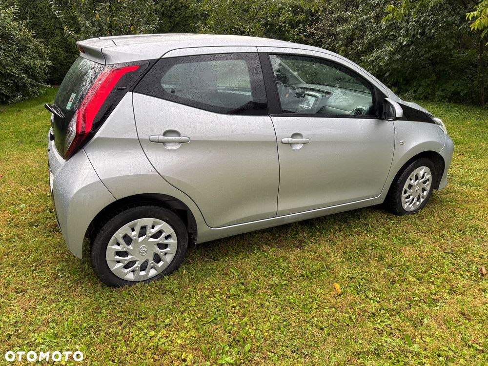Toyota Aygo x-play - 11