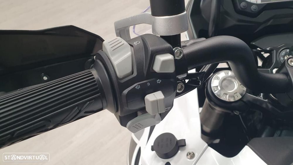 Benelli TRK 502 X TOP CASE - 10