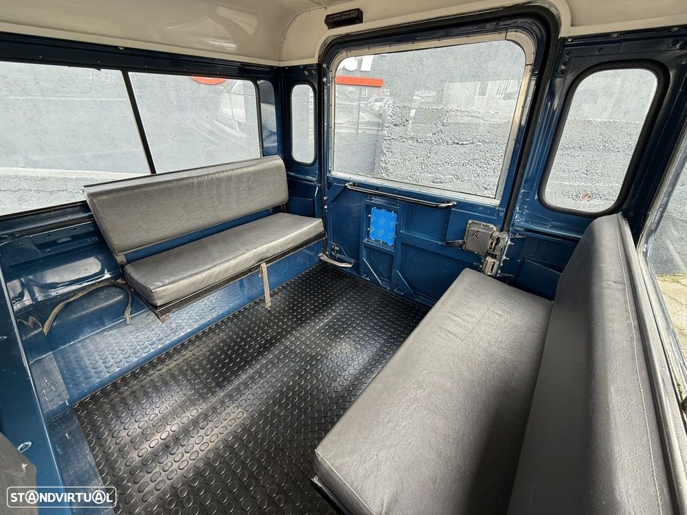 Land Rover Defender - 9