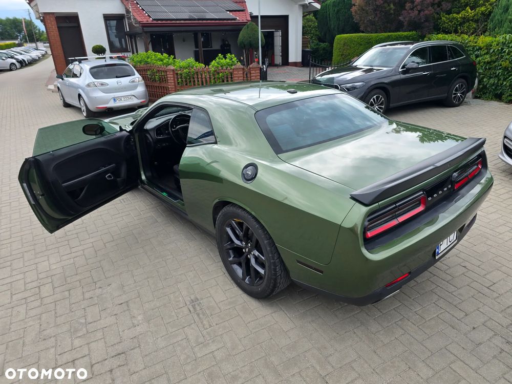 Dodge Challenger - 34