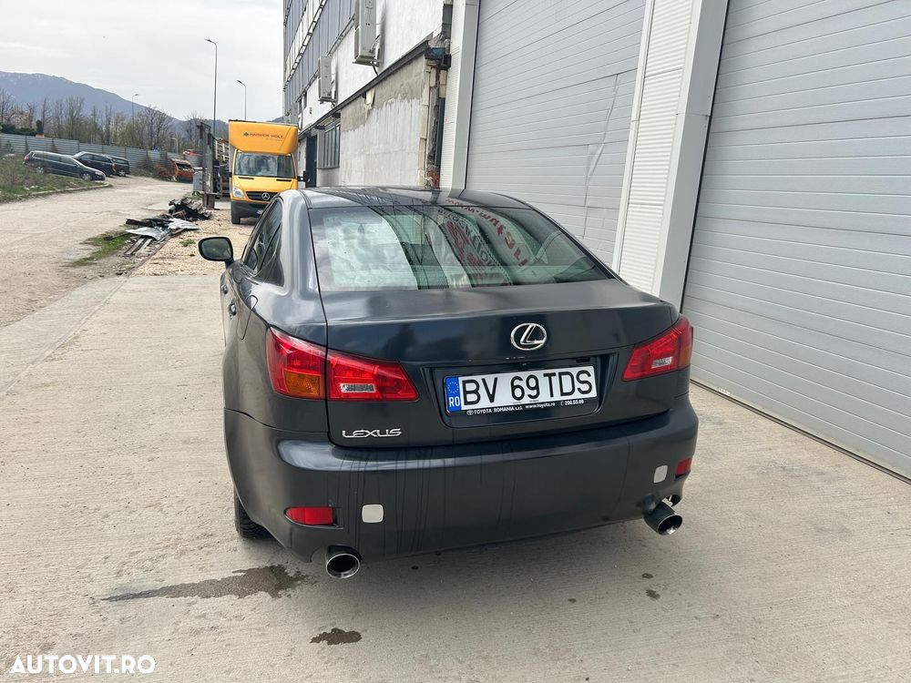 Lexus Seria IS 220d - 3