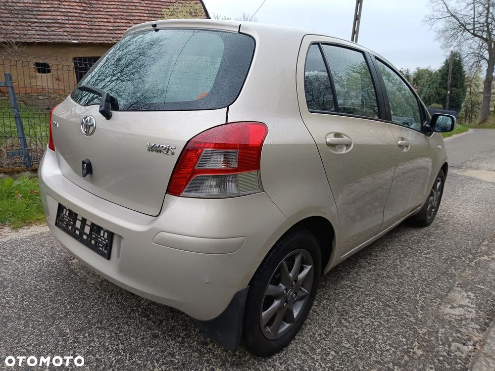 Toyota Yaris 1.33 VVT-i Comfort - 4