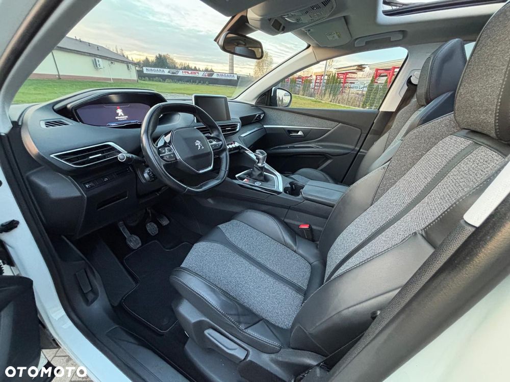 Peugeot 3008 1.2 PureTech Allure S&S - 15