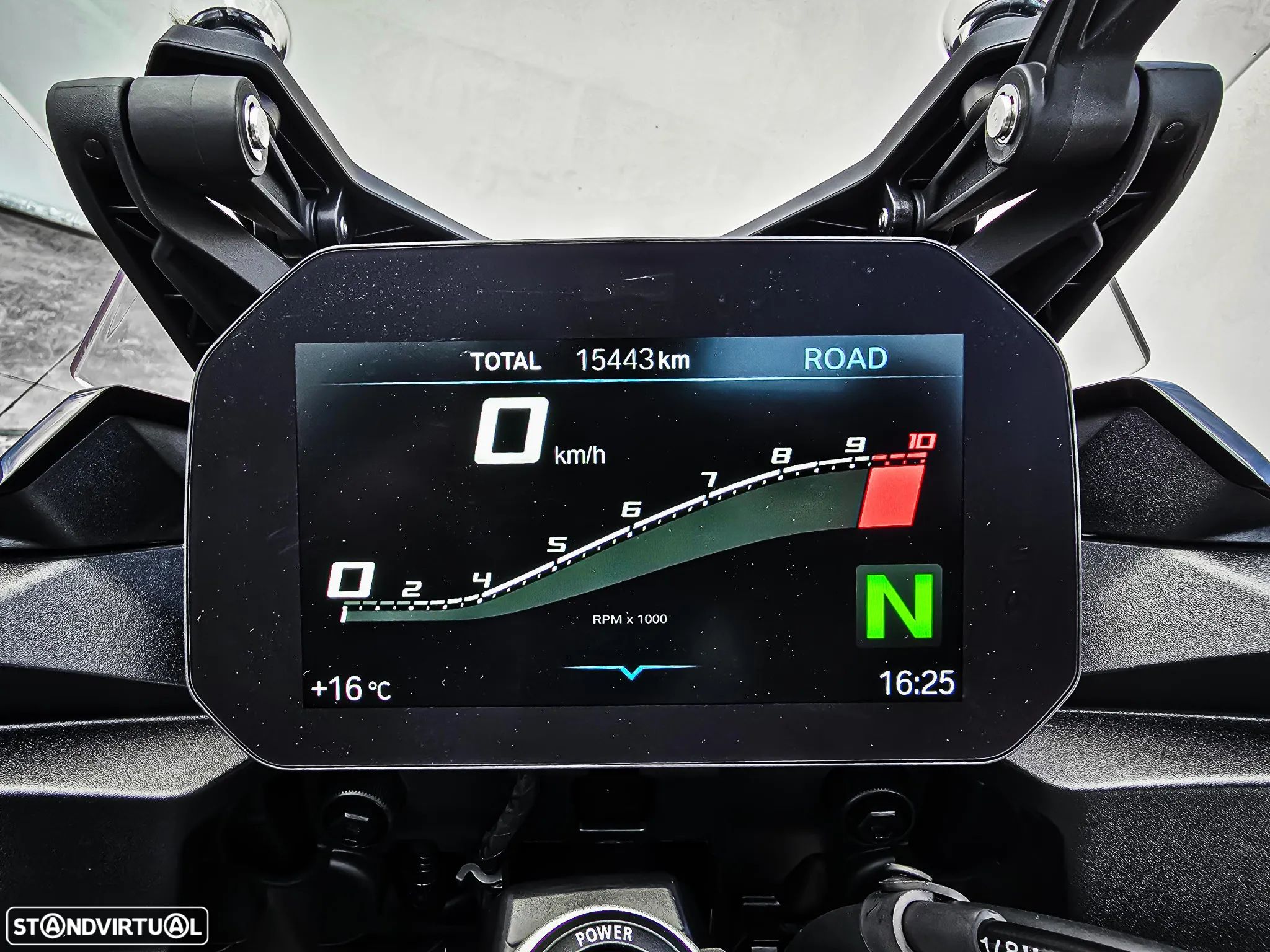 BMW F 900 XR - 12