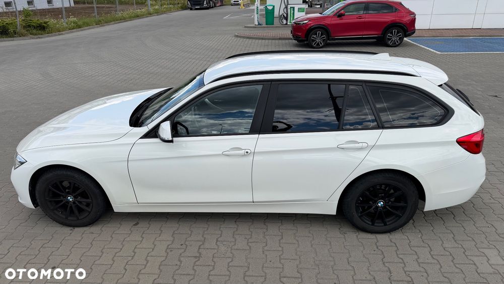 BMW Seria 3 318i - 10
