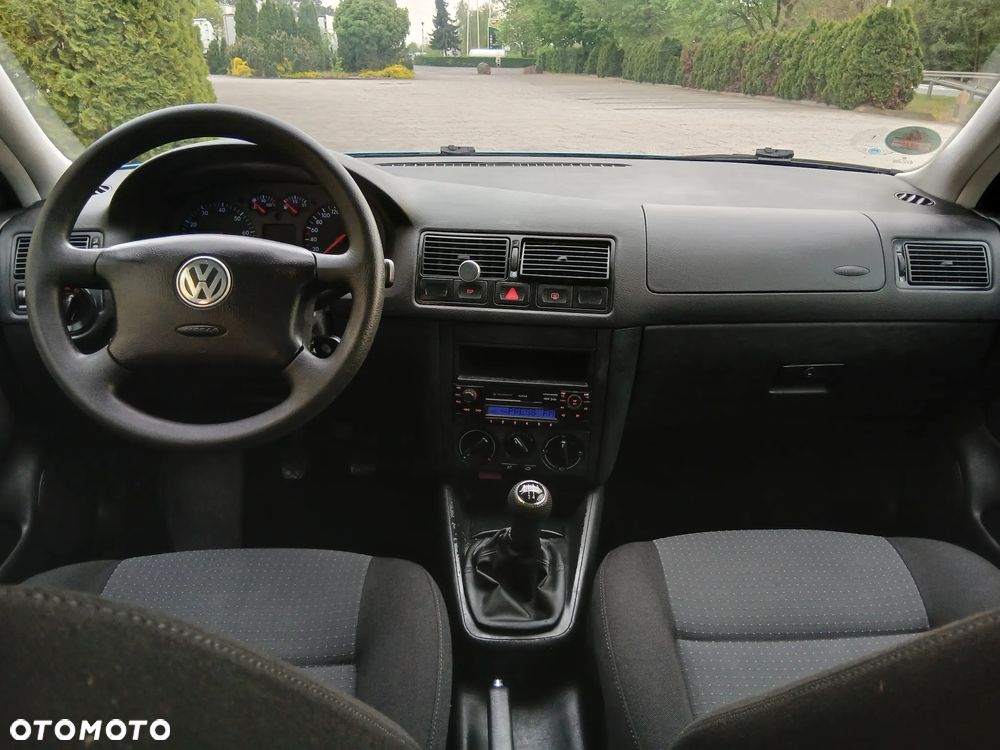 Volkswagen Golf - 5