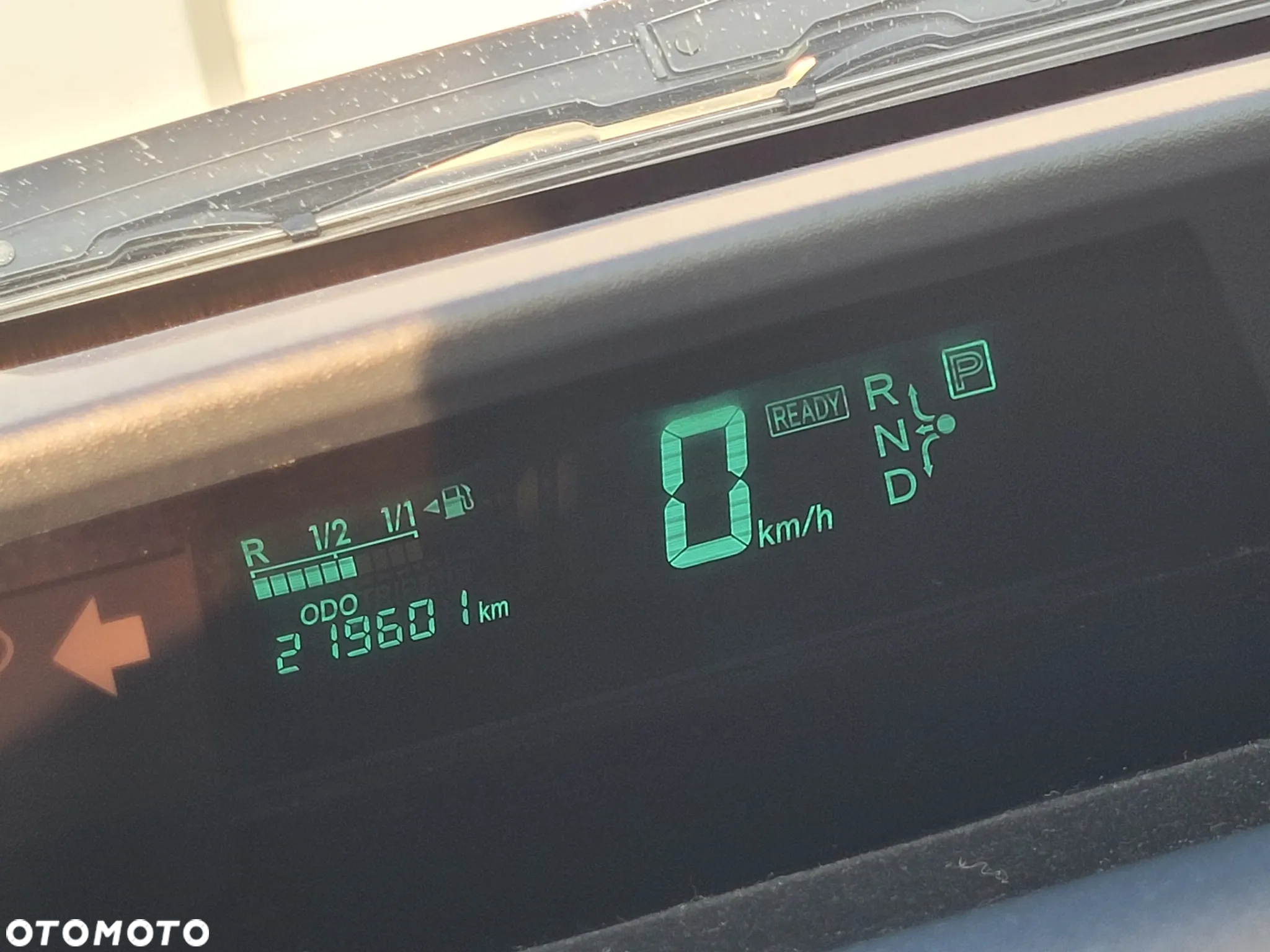 Toyota Prius (Hybrid) - 27