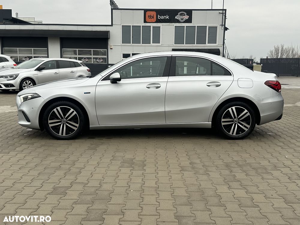 Mercedes-Benz A 250 e Sedan Aut. - 3