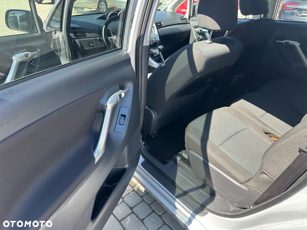 Toyota Verso 1.8 Executive - 16