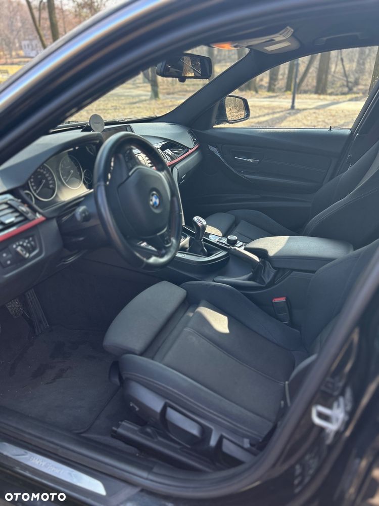 BMW Seria 3 320i Sport Line - 10