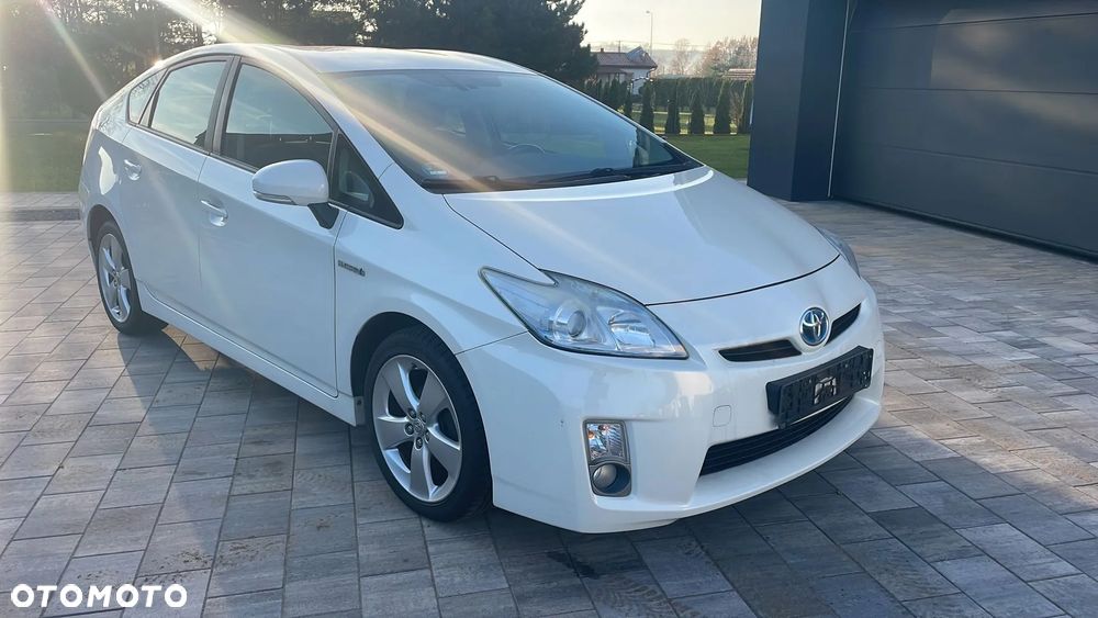 Toyota Prius 1.8 HSD Premium - 2
