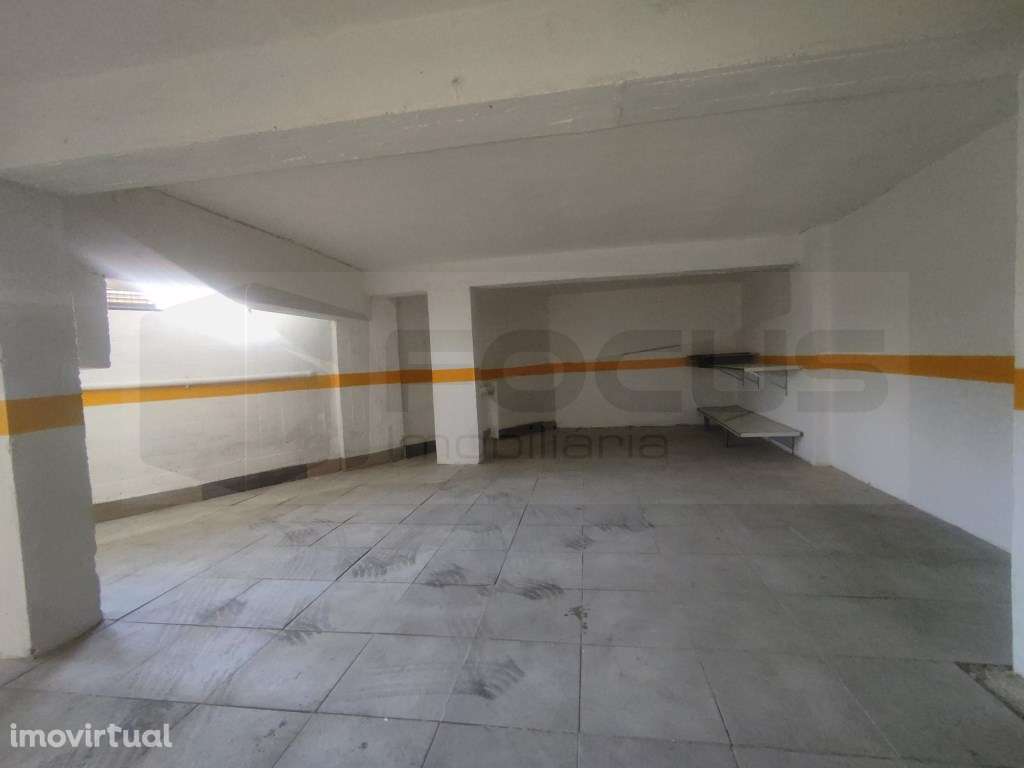Armazém para venda no centro da Gafanha da Nazaré - Grande imagem: 2/16