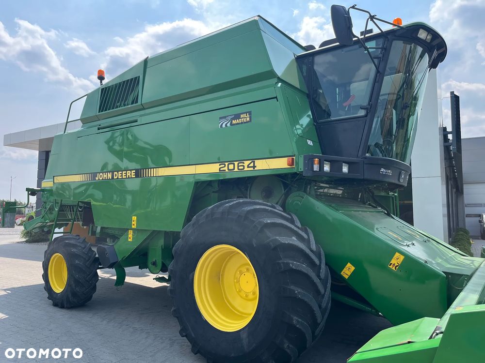 John Deere 2064 HillMaster - 8