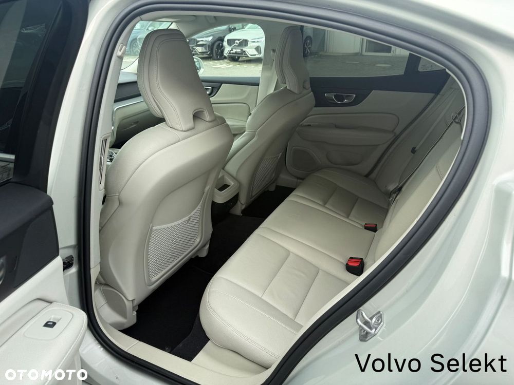 Volvo S60 - 25