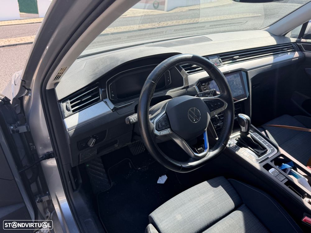 VW Passat Variant - 6