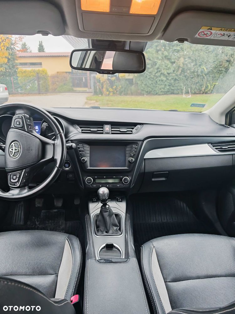 Toyota Avensis 2016 photo 5
