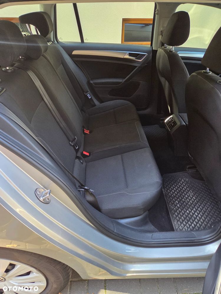 Volkswagen Golf - 8