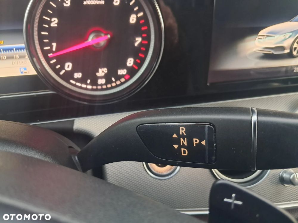 Mercedes-Benz Klasa E 200 9G-TRONIC - 27