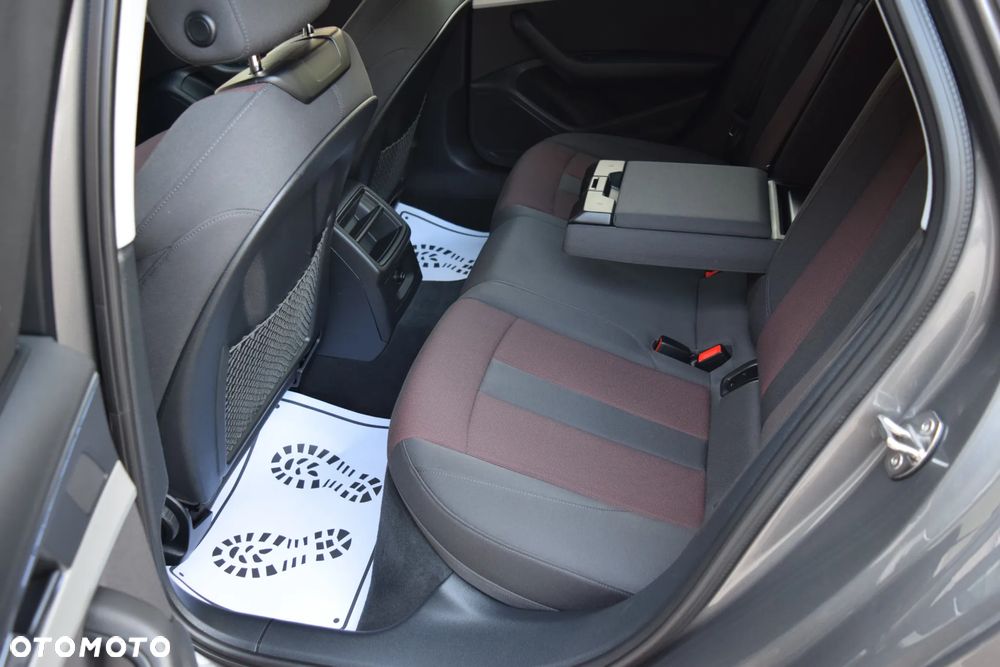 Audi A4 Avant 40 TDI quattro S tronic advanced - 35