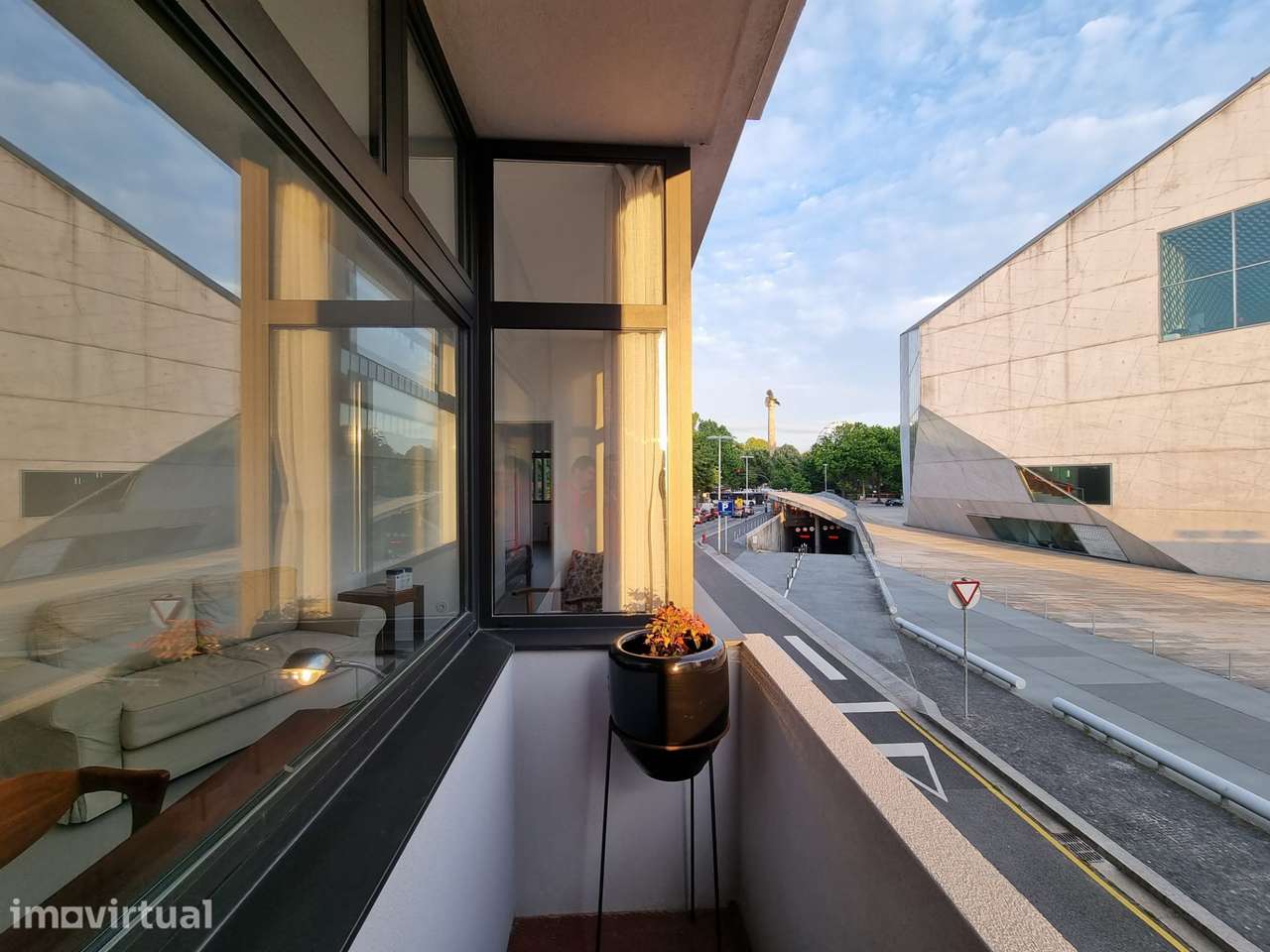 T1 Mobilado e Equipado na Boavista | Closet | Vista Casa da Música - Grande imagem: 4/11