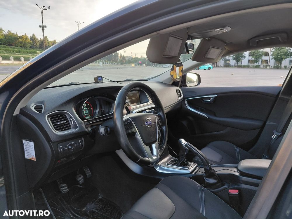 Volvo V40 D2 - 12