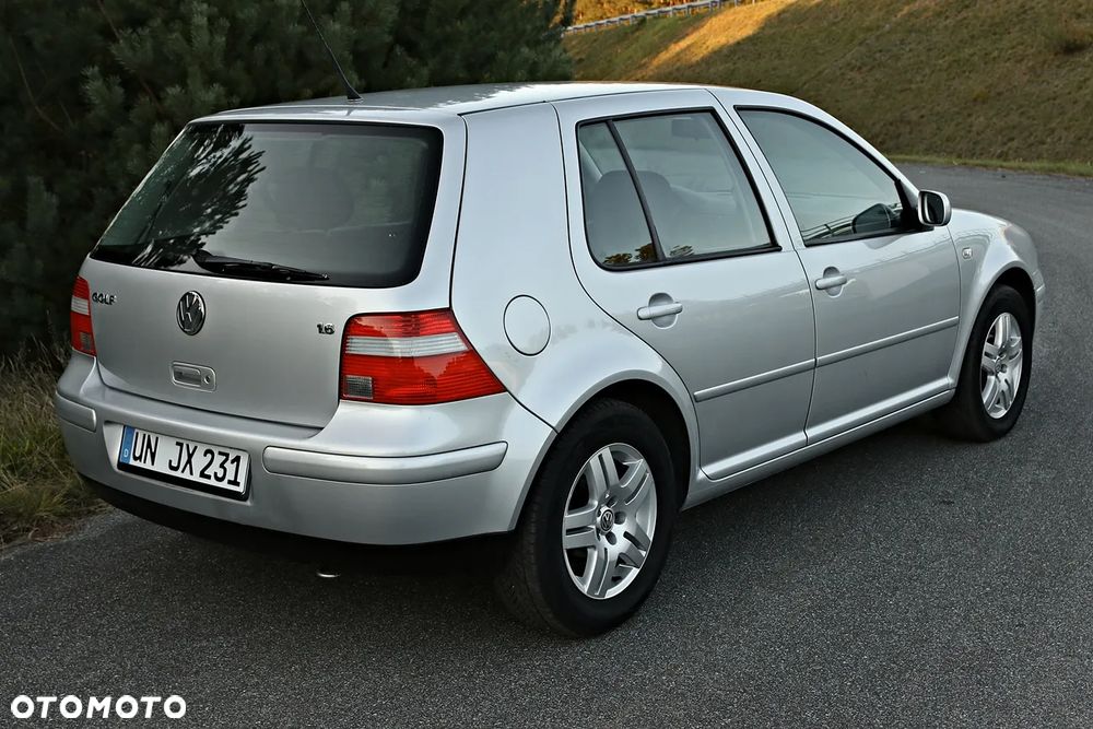 Volkswagen Golf 1.6 Comfortline - 21
