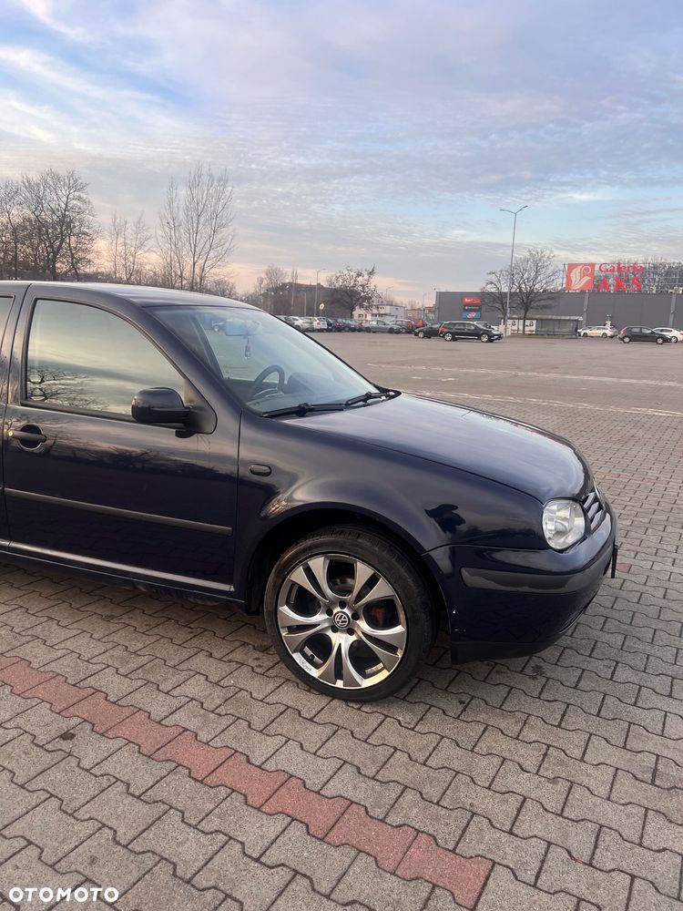 Volkswagen Golf 1.6 - 8