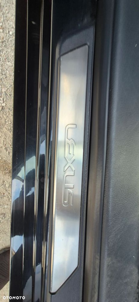 Lexus ES 300h Style Edition - 14