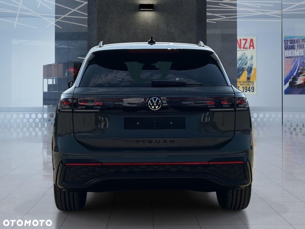 Volkswagen Tiguan - 10