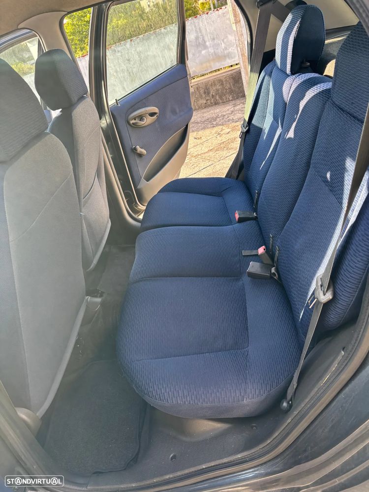 Fiat Punto 1.2 ELX - 10
