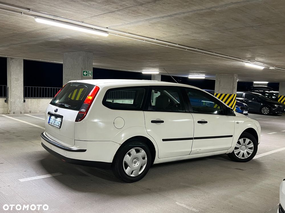 Ford Focus 1.6 Ghia - 22