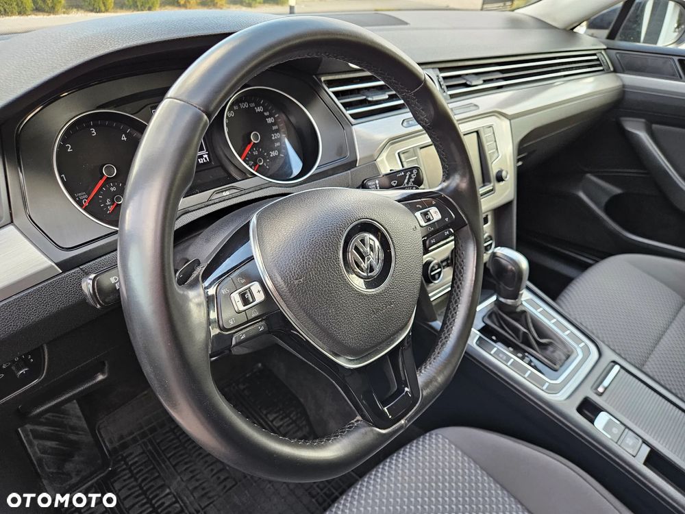 Volkswagen Passat - 6