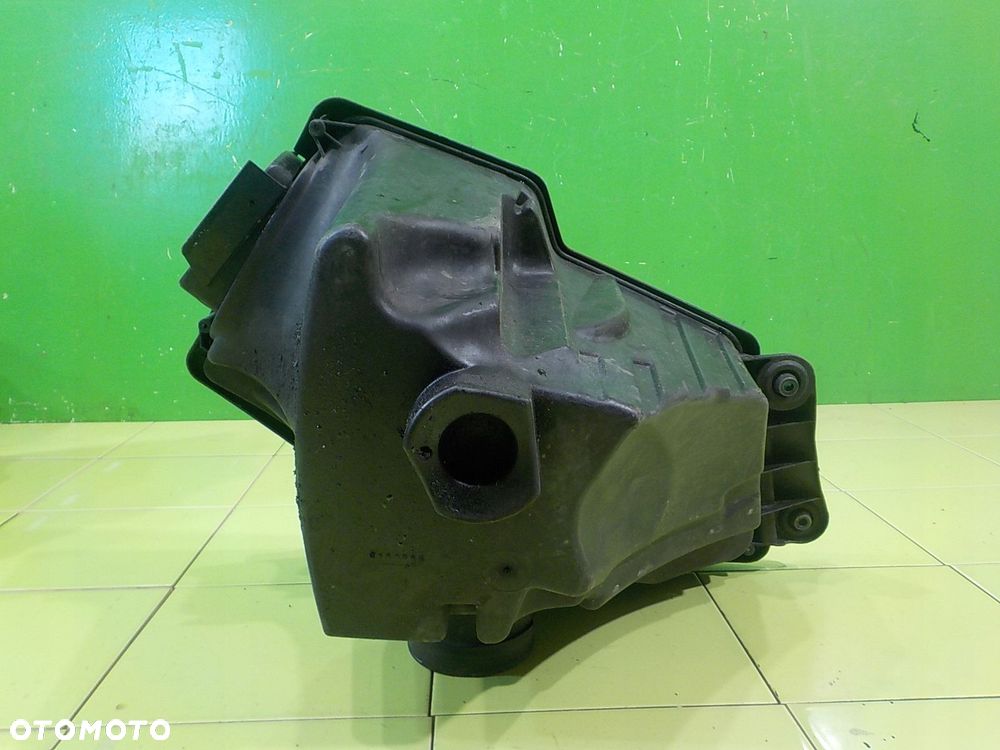 BMW 3 E90 3.0 B AUT 08r SEDAn 4D obudowa filtra powietrza 7555287 - 5