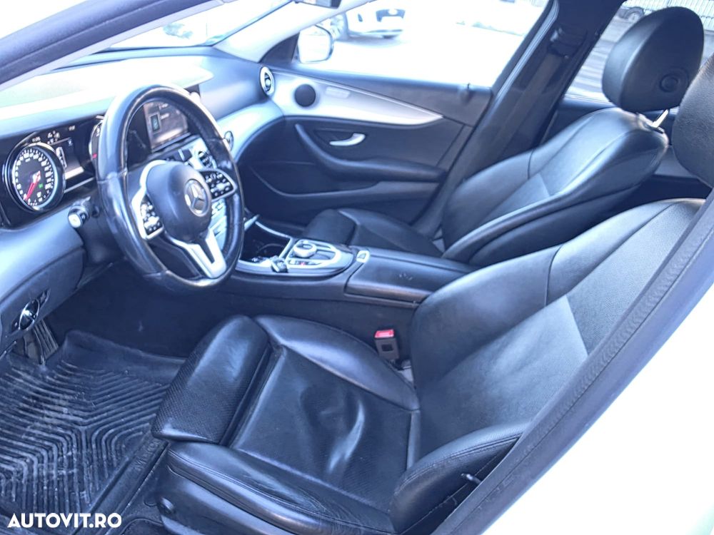 Mercedes-Benz E 220 d 4Matic 9G-TRONIC - 11