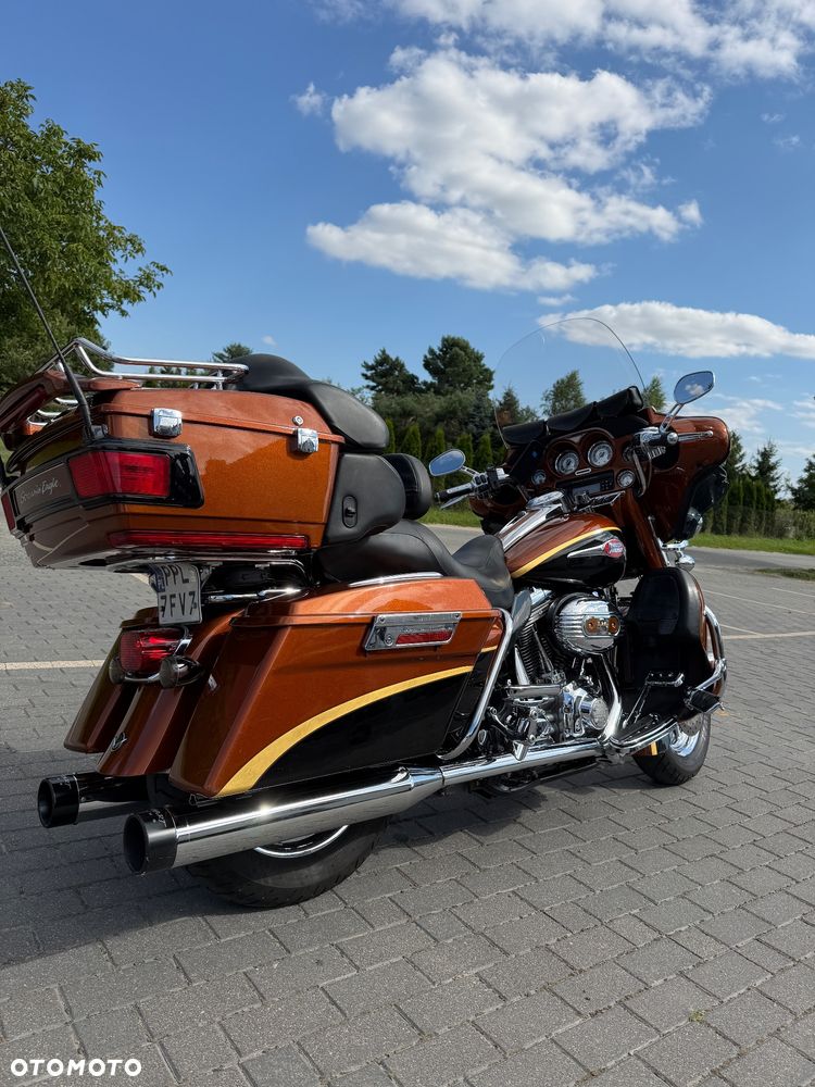 Harley-Davidson FLH Electra Glide - 17