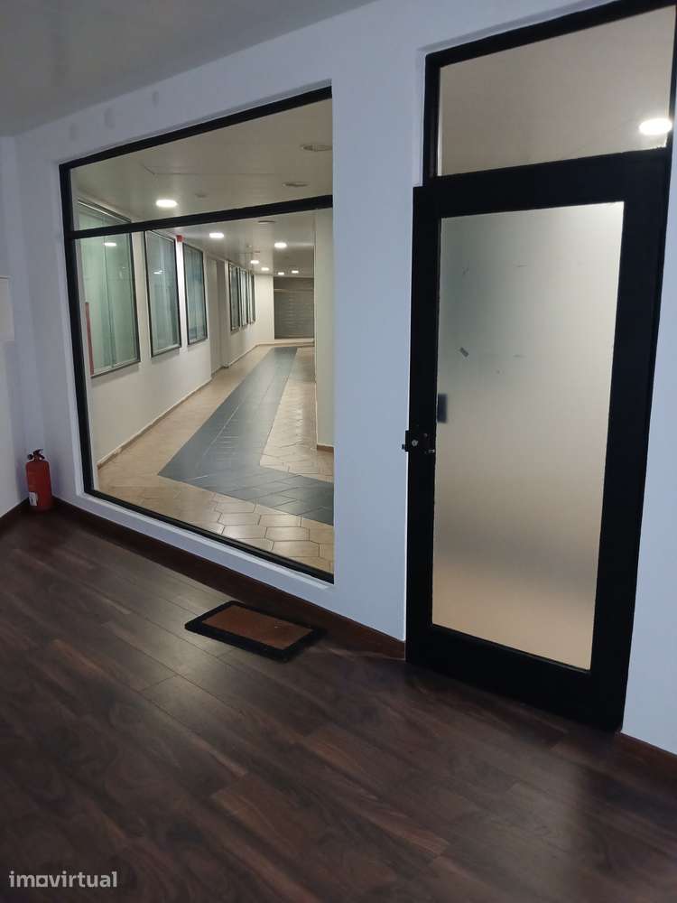 Imóvel Comercial no Centro de Lourinhã - Grande imagem: 4/9