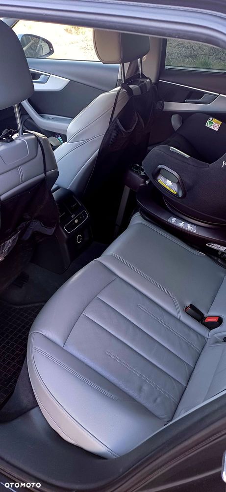 Audi A4 Avant 2.0 TDI S tronic - 14